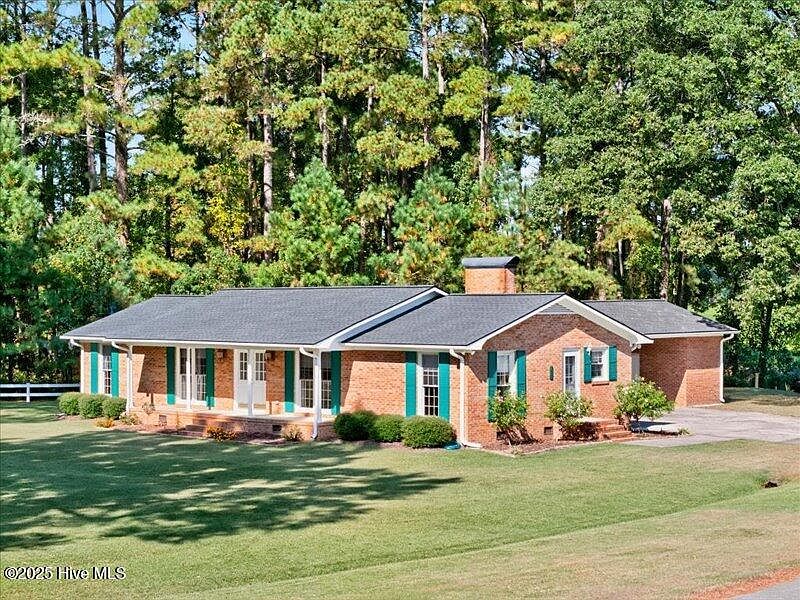 1st image of 293 White Pine Road