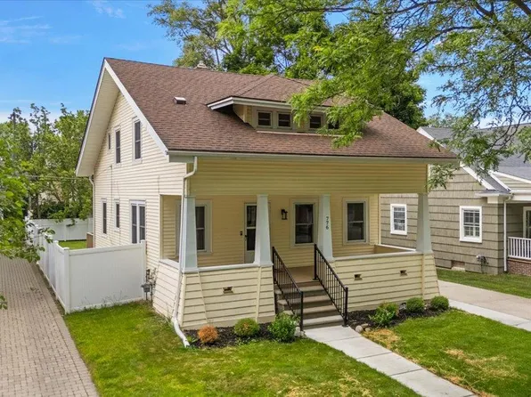 776 W Lincoln St, Birmingham, MI 48009