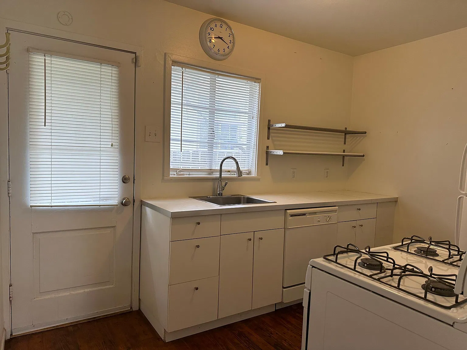 2 bed, $1,675 — Photo 2
