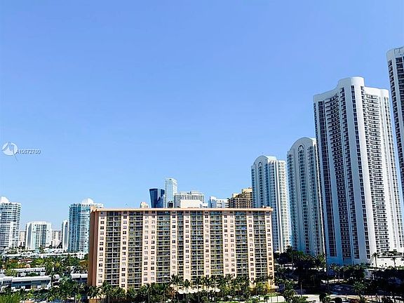 2nd image of 100 Bayview Dr APT 1229