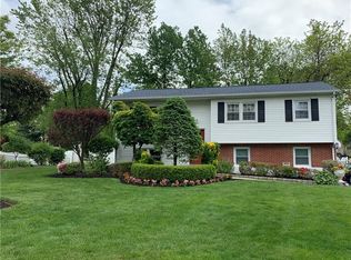 13 Amarillo Dr, Nanuet, NY 10954