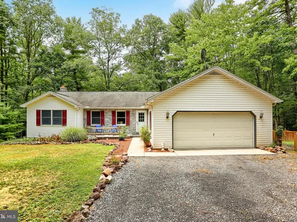 55 Horseshoe Rd, Carlisle, PA 17015