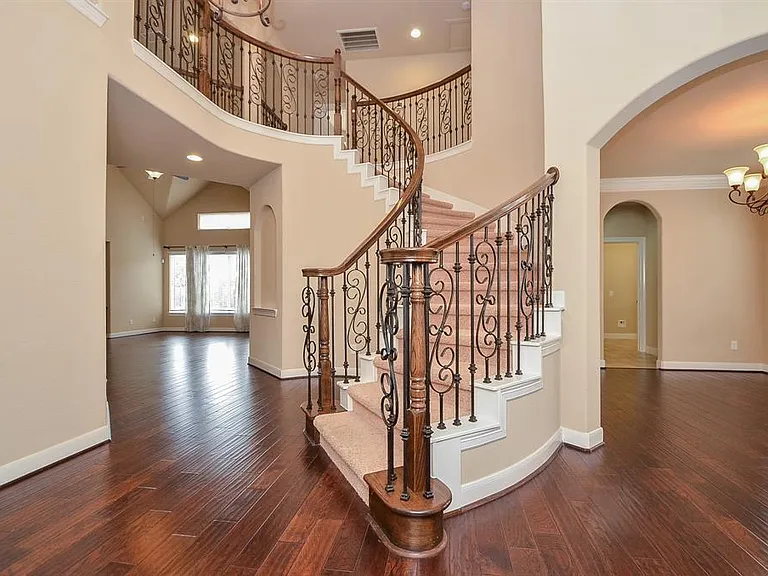 510 McAllister Ave — Photo 3