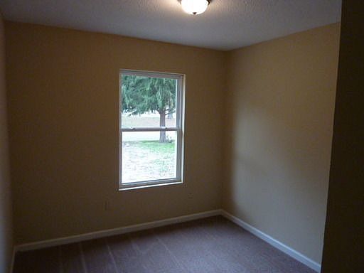 5th image of 2930 Normandy Dr