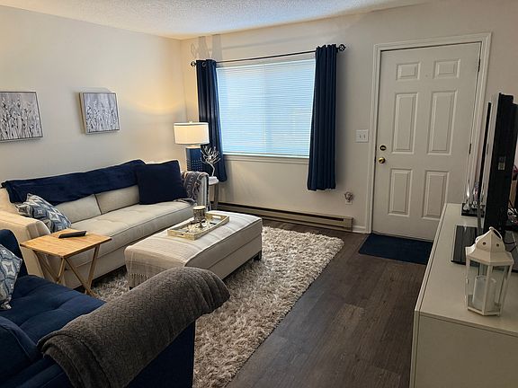 3rd image of 35 Ruth St APT 19