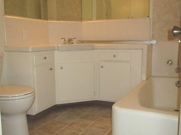 5th image of 200 N Minnesota Ave APT 2