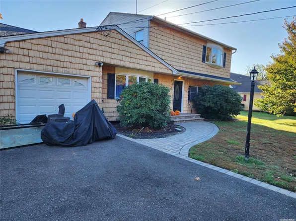 (undisclosed Address), Bohemia, NY 11716