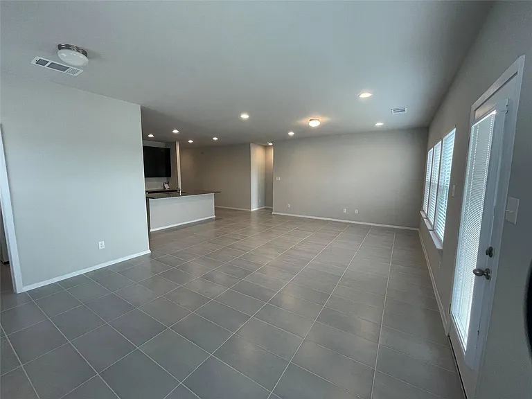 2801 Winding Creek Rd — Photo 10