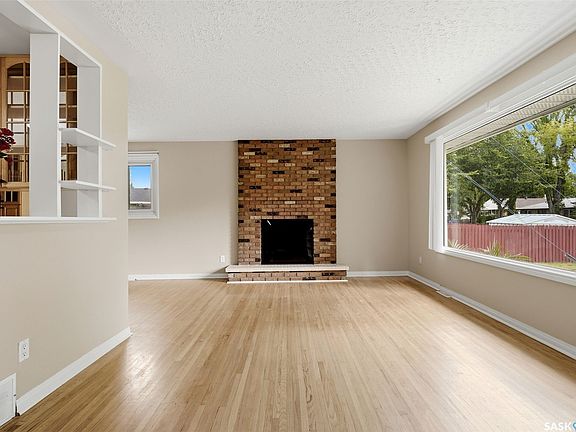 5th image of 202 McCannel Street
