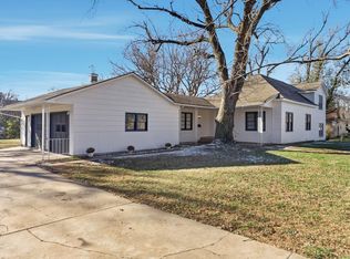 111 SE 7th St, Newton, KS 67114