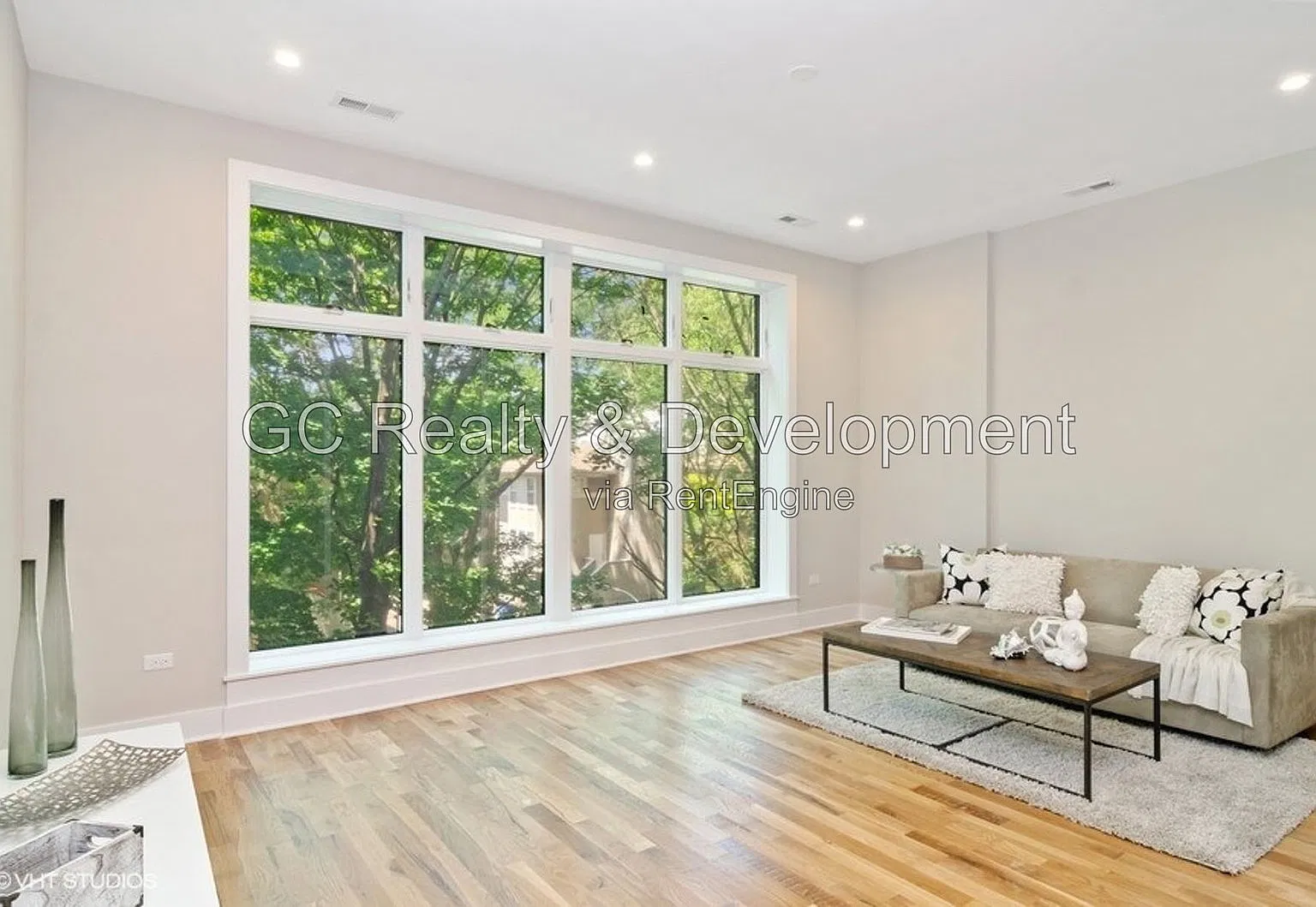 3 bed, 2.0 bath, 1650 sqft, $2,475 — Photo 2