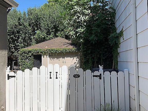 Driveway fence