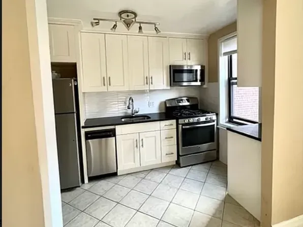 87-10 34th Avenue image 2 of 7