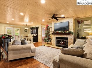 404 Trojan Horse Cir, Fleetwood, NC 28626