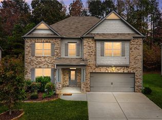 533 Wolf Pack Ln, Atlanta, GA 30349