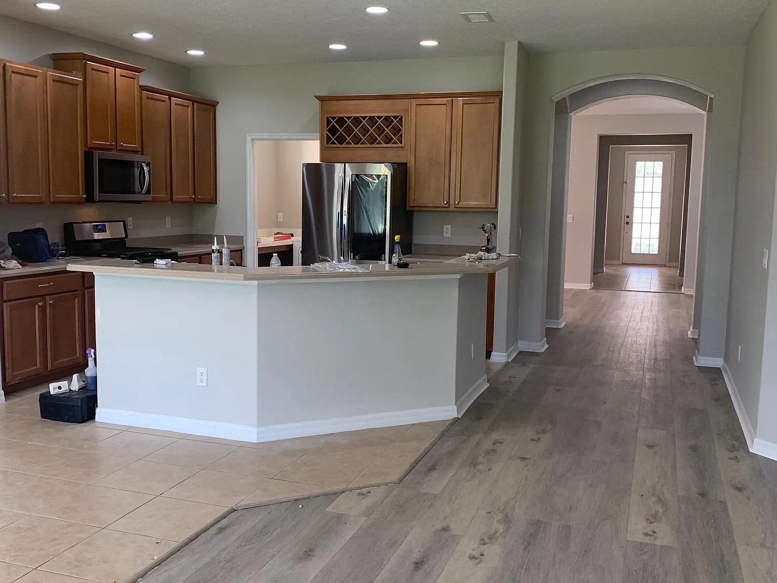 4 bed, 2411 sqft, $3,100 — Photo 2
