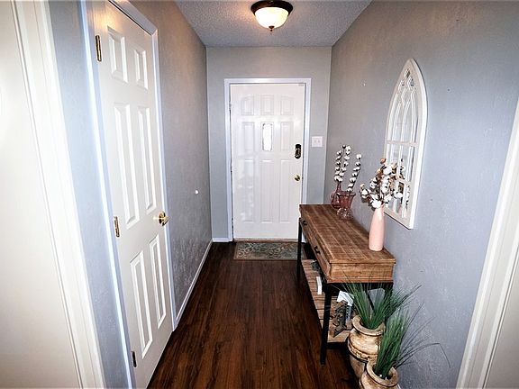 4th image of 2409 Bobwhite Dr