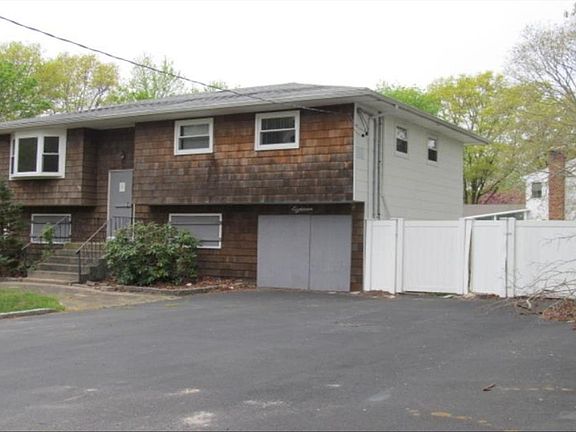3rd image of 18 Burney Blvd