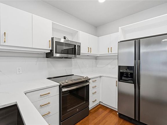 2nd image of 390 17th St NW Unit 4052