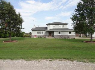 188 S Rolling Hill Rd, Wellington, KS 67152
