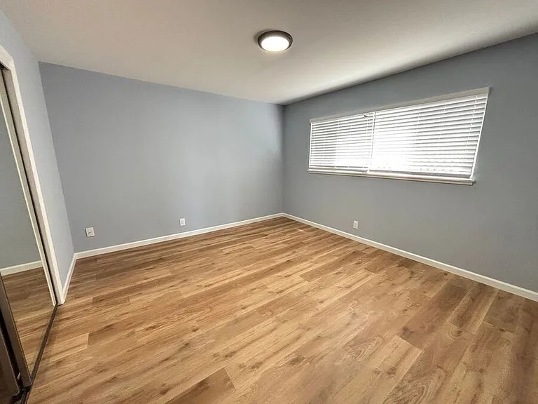 210 Athol Ave #10 — Photo 13