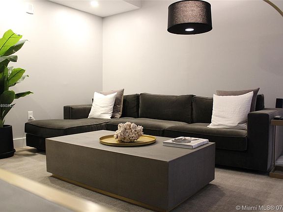 3rd image of 1010 Brickell Ave #3801