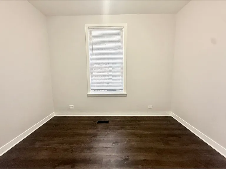 532 N Lawler Ave #1 — Photo 5