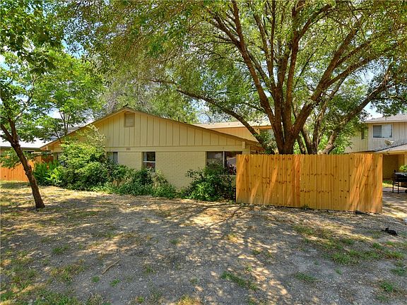 4th image of 8903 Tronewood Dr APT A