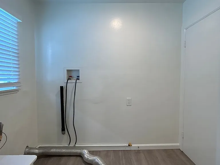 4634 W El Segundo Blvd — Photo 9