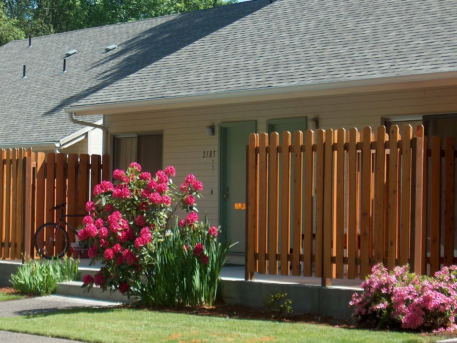 Oak Creek Townhomes — Photo 1