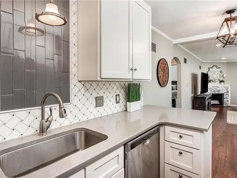 5307 W 51st St — Photo 10