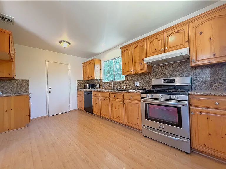 11309 Gaynor Ave — Photo 6