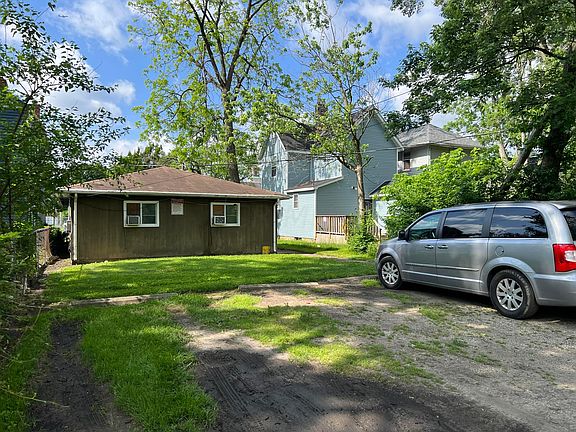 2nd image of 1662-1664 Aberdeen Ave