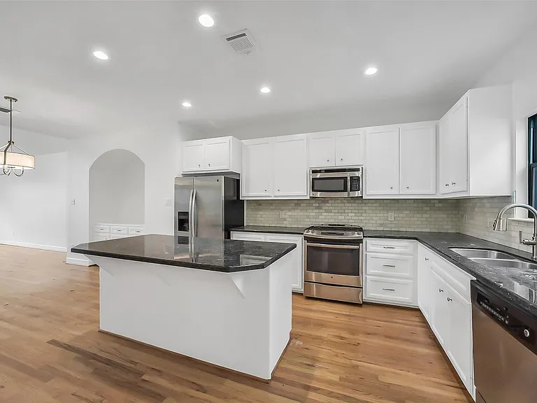 650 Westcross St #70 — Photo 20