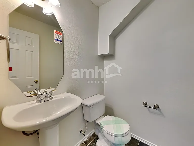 1311 Calvert Dr — Photo 9