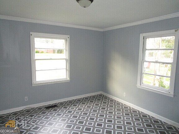 4th image of 2117 Knightsbridge Rd