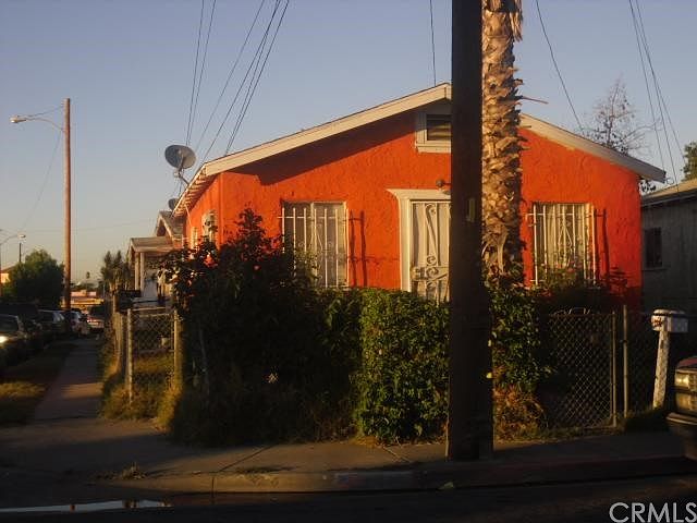 2nd image of 1401 E 75th St