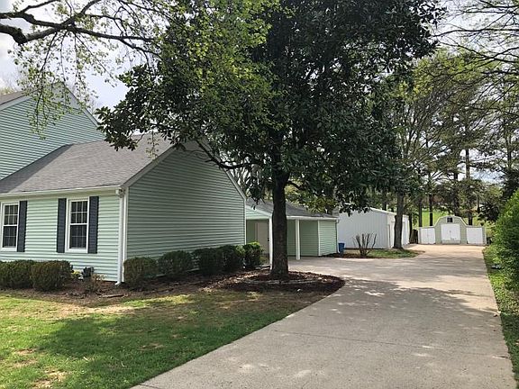5th image of 906 Shannon Ln