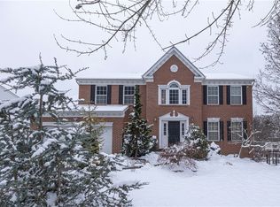 8010 Maureen Dr, Cranberry Township, PA 16066