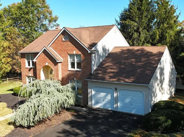 2801 Denbeigh Dr, Hatfield, PA 19440