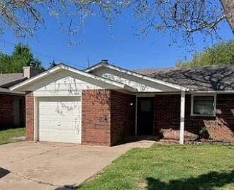 1305 N Fretz Ave