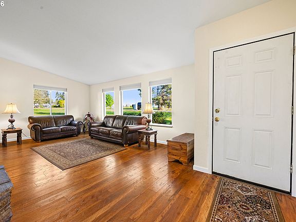 4th image of 42020 Forest Court Ln