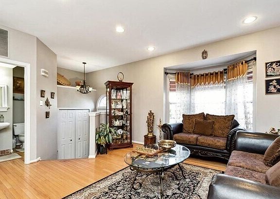 Living Room (Staged)