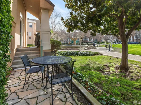 157 Jasmine Ct, Mountain View, CA 94043