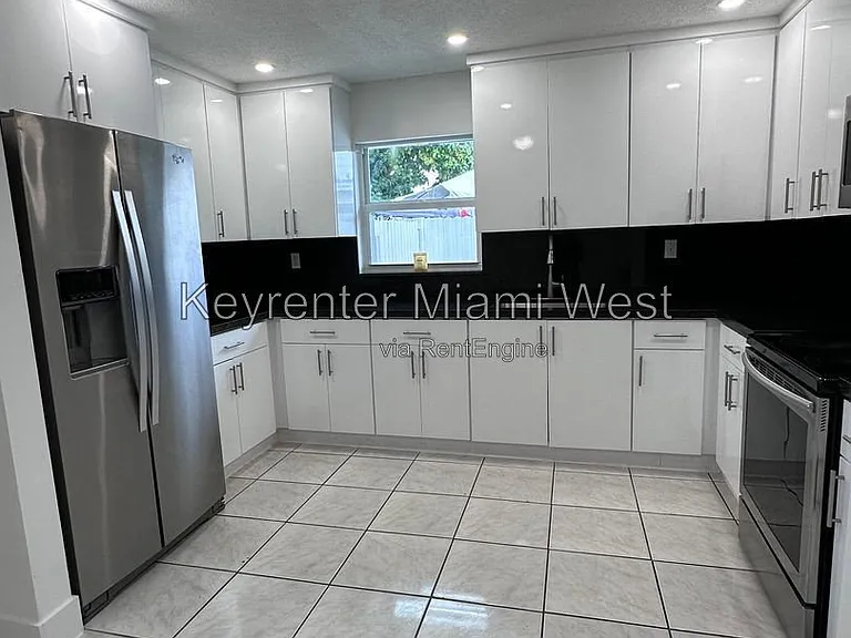 1864 NW 27th St #1 — Photo 8
