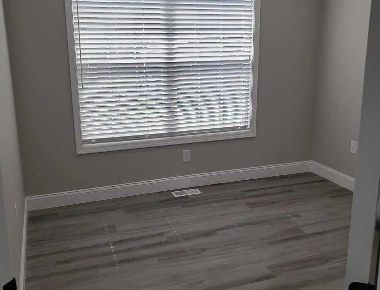 1105 Maid Marian Ln NE — Photo 11