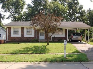 2370 Wesglen Estates Dr, Maryland Heights, MO