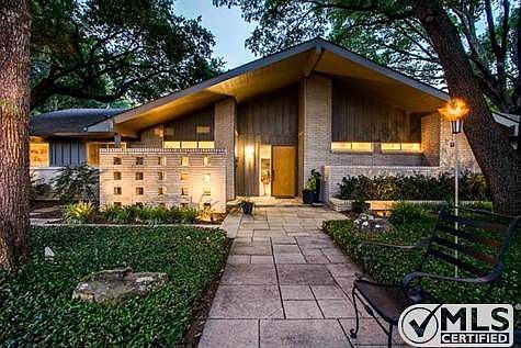 3rd image of 3924 Weeburn Dr