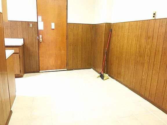 5th image of 4708 30th Ave APT 2R
