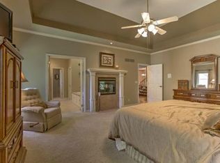 9214 W 140th Ter, Overland Park, KS 66221